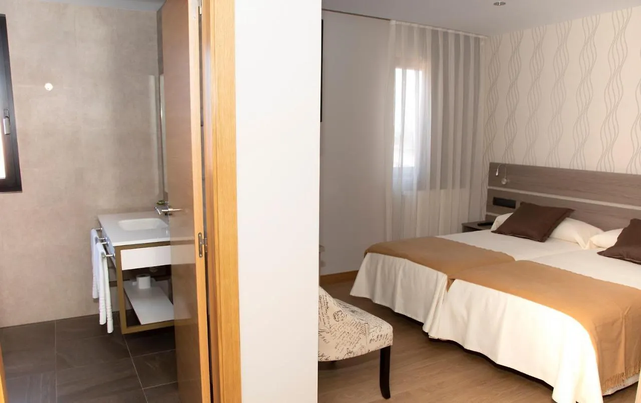 Hotel Mercedes Camargo
