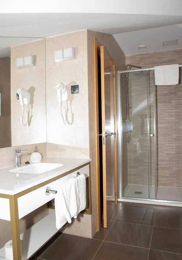 Hotel Mercedes Camargo 3*,  Spain