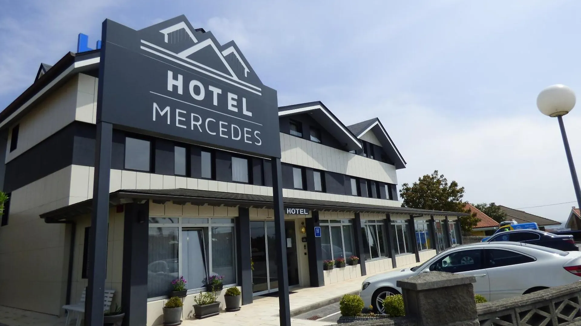 Hotel Mercedes Camargo