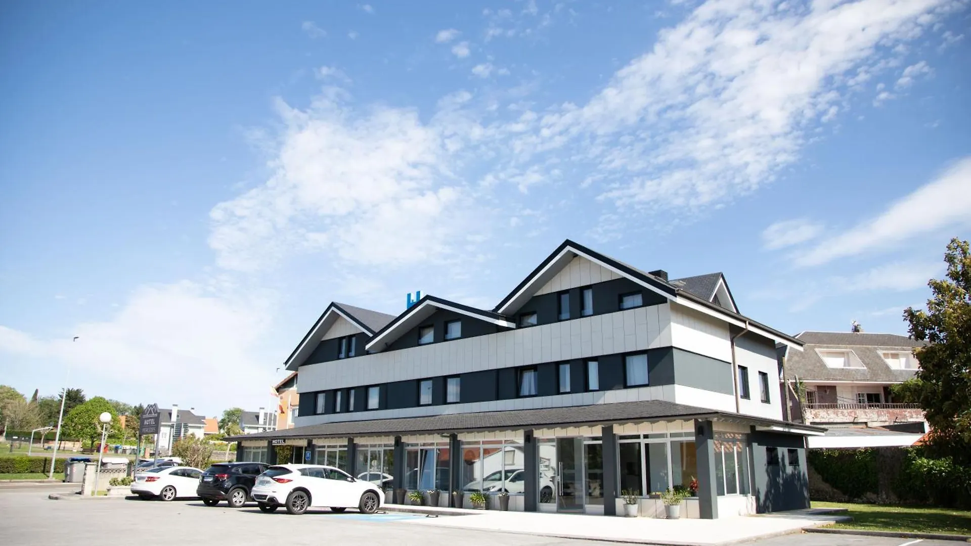 Hotel Mercedes Camargo